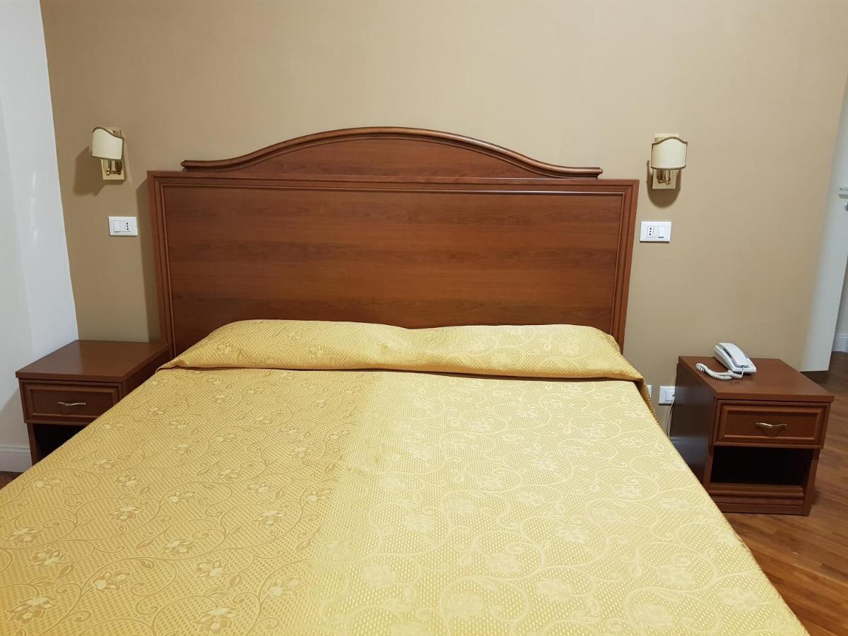 Hotel Villa Aricia Ariccia Exterior photo