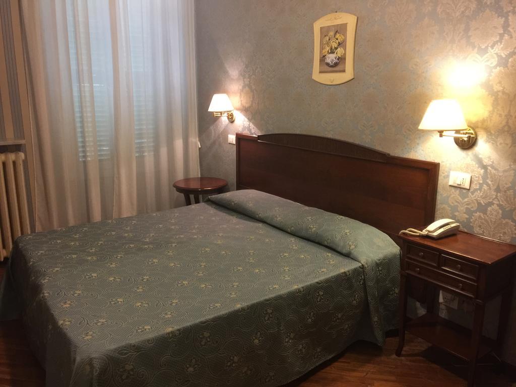 Hotel Villa Aricia Ariccia Exterior photo