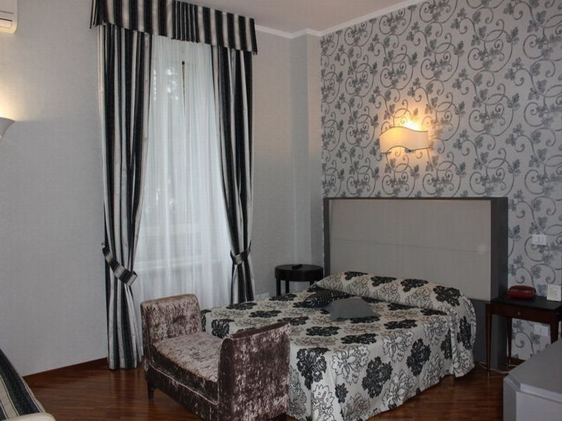 Hotel Villa Aricia Ariccia Exterior photo